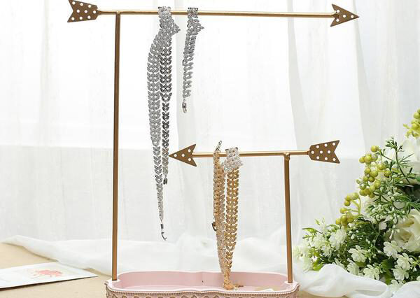Nile Corp Metal Arrows Jewelry Display Organizer